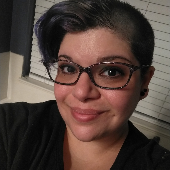 Meet your Posher, Maria - Picture 2 of 2